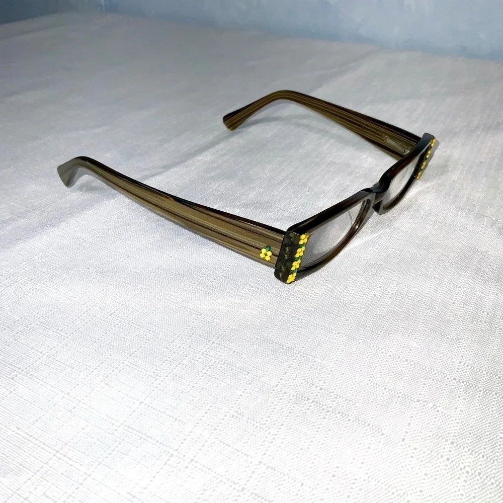 A.J. Morgan Olive Tiger Eye Embellished Reader Glasses 1.25 In Case